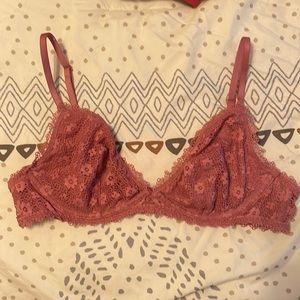 VS Lacey Underwire Bra